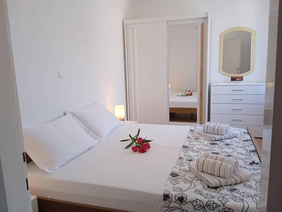 Apartmani Vesna Lun  Exteriör bild