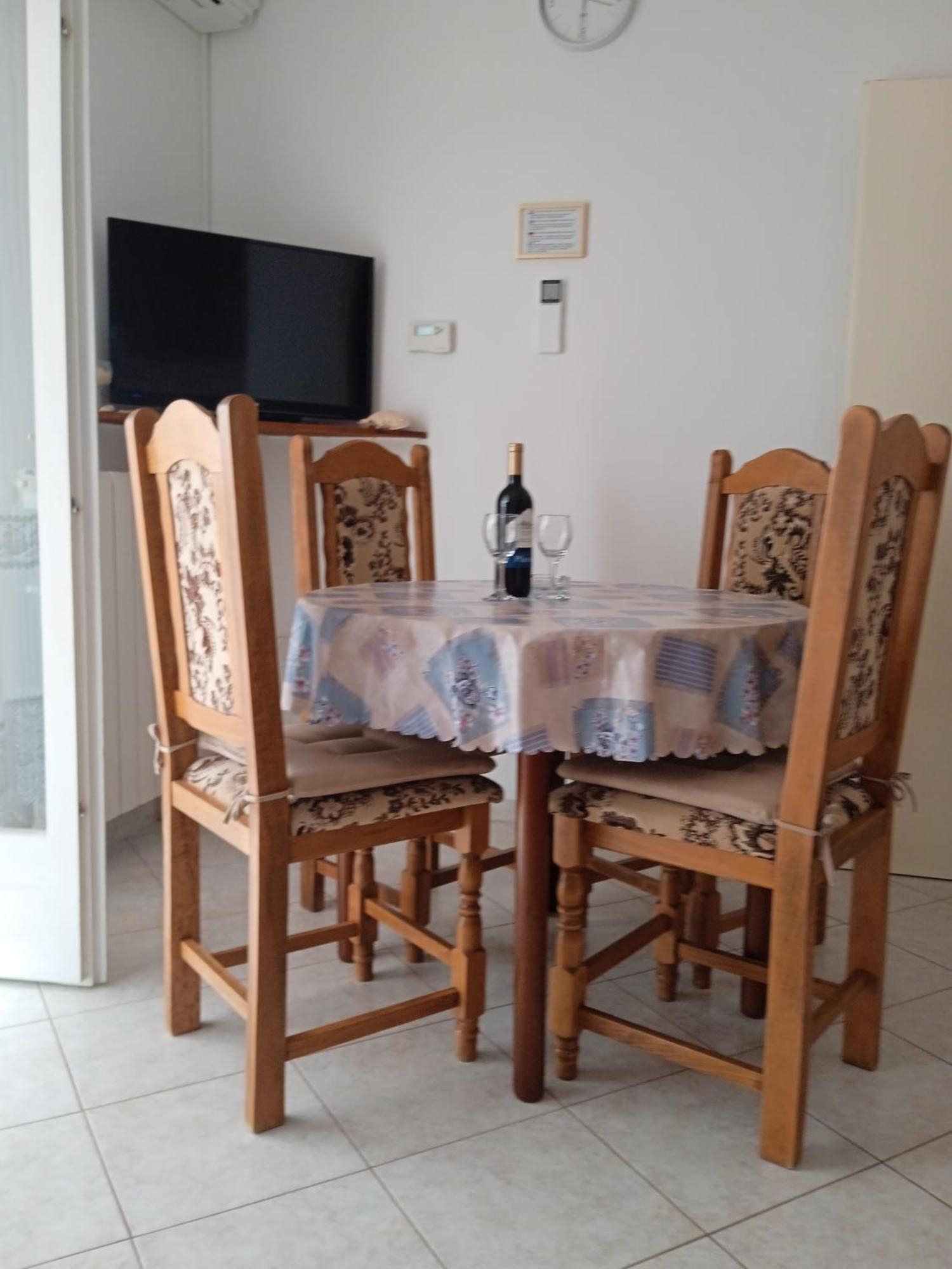 Apartmani Vesna Lun  Exteriör bild