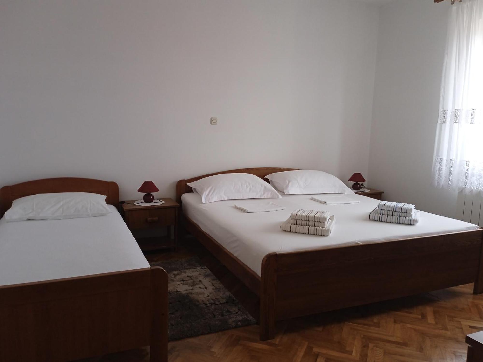 Apartmani Vesna Lun  Exteriör bild